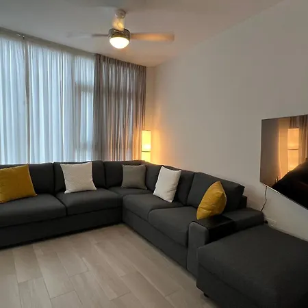 Urban Loft With Stunning & Sea Views Apartment *